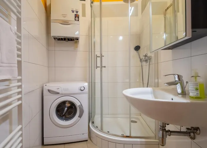 With Kitchen Near Naschmarkt - Karlskirche & Metro U4 * Vídeň